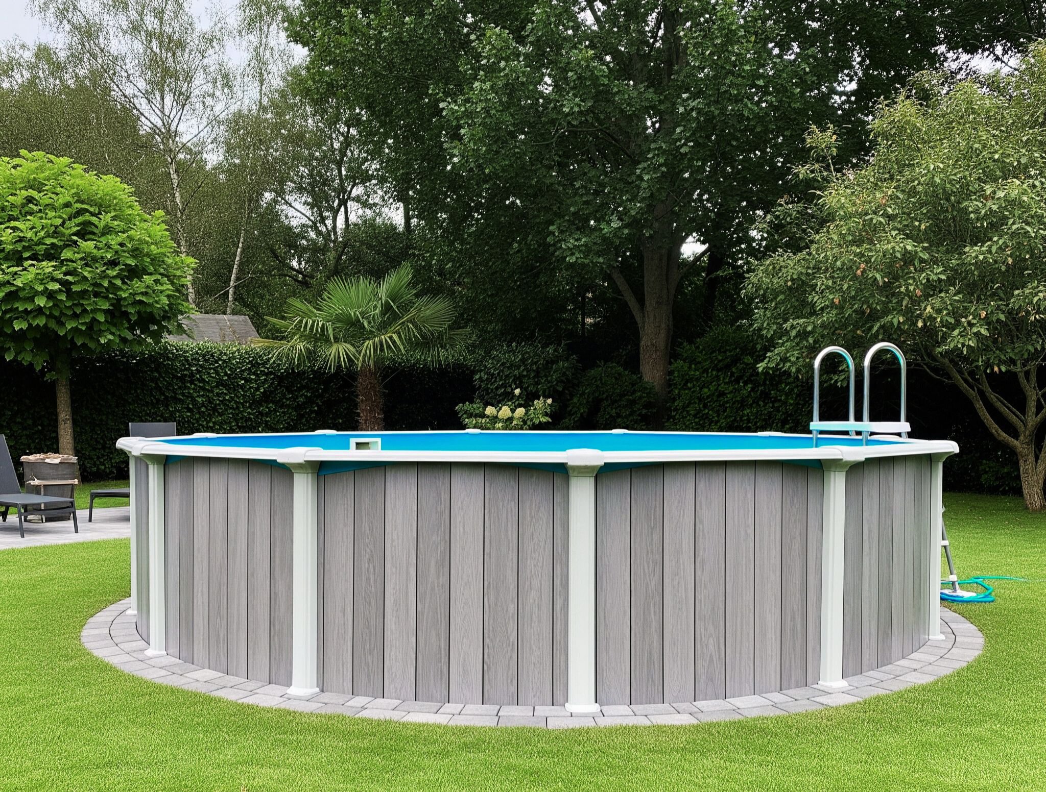Come camuffare una piscina fuori terra
