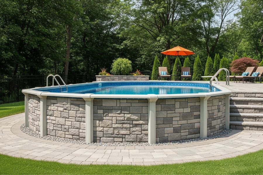 Come camuffare una piscina fuori terra