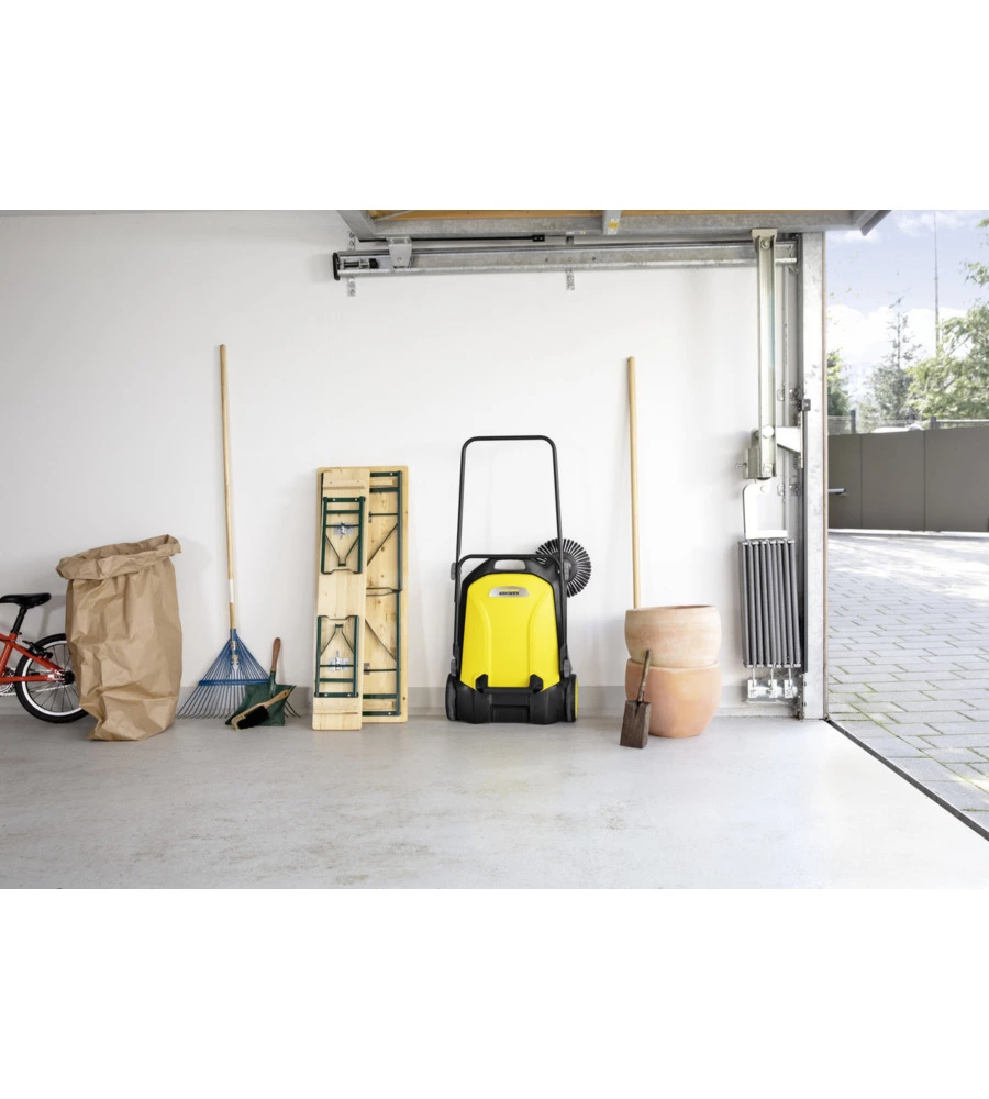 SPAZZATRICE MANUALE KARCHER S4 CON UNA SPAZZOLA LATERALE