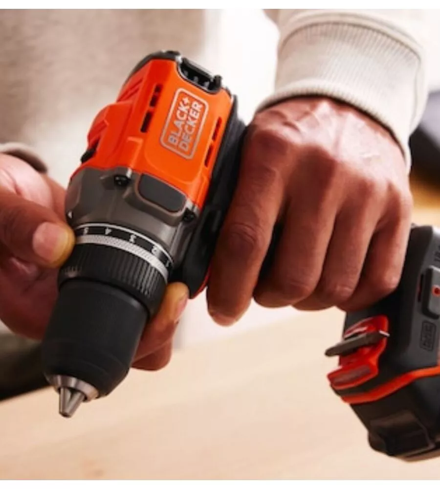 Kit trapano avvitatore a batteria black+decker "bcd383d2xk-qw" batteria inclusa 18v