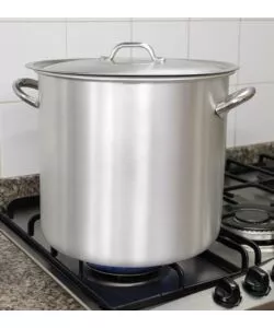 Pentola in alluminio con coperchio 32 cm