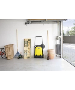 SPAZZATRICE MANUALE KARCHER S4 CON UNA SPAZZOLA LATERALE