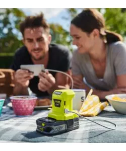 Adattatore a batteria con usb ryobi "r18usb-0" solo corpo macchina 18 v