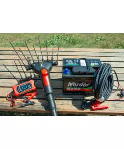 ABBACCHIATORE OLIVE BLUE BIRD "EGEO 23-50 ASTA FIX" CON KIT BATTERIA E CARICABATTERIA 12V