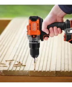 Kit valigetta trapano avvitatore a percussione a batteria black+decker "bcd383d2xk-qw" 2 batterie 18v