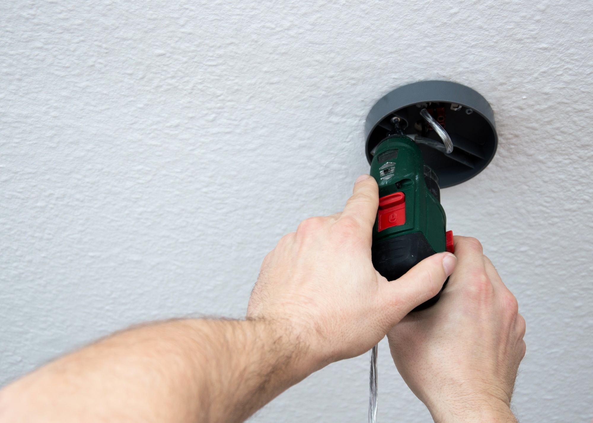 Montare Lampadario 04